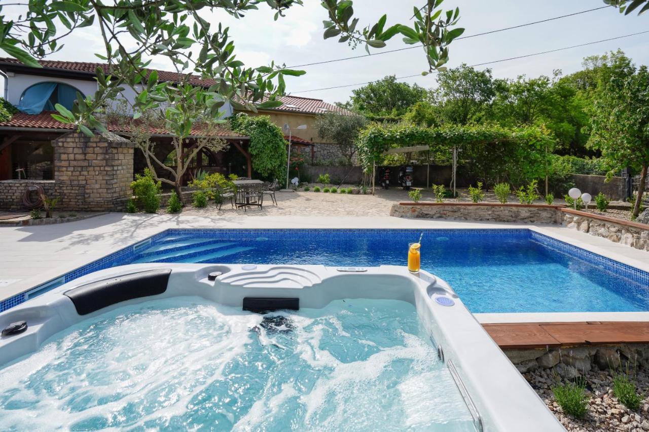 Stone Lady Holiday Home With Pool&Hot Tub,Sauna,Bbq,Garden Rasopasno Exterior foto